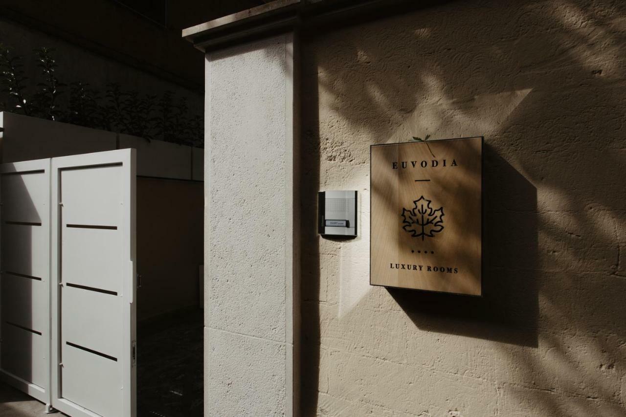 מטרה Euvodia Luxury Rooms מראה חיצוני תמונה